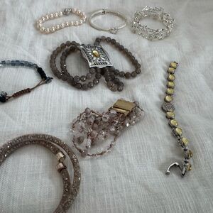 Bundle of 8 Elegant bundle Women's Bracelet Set